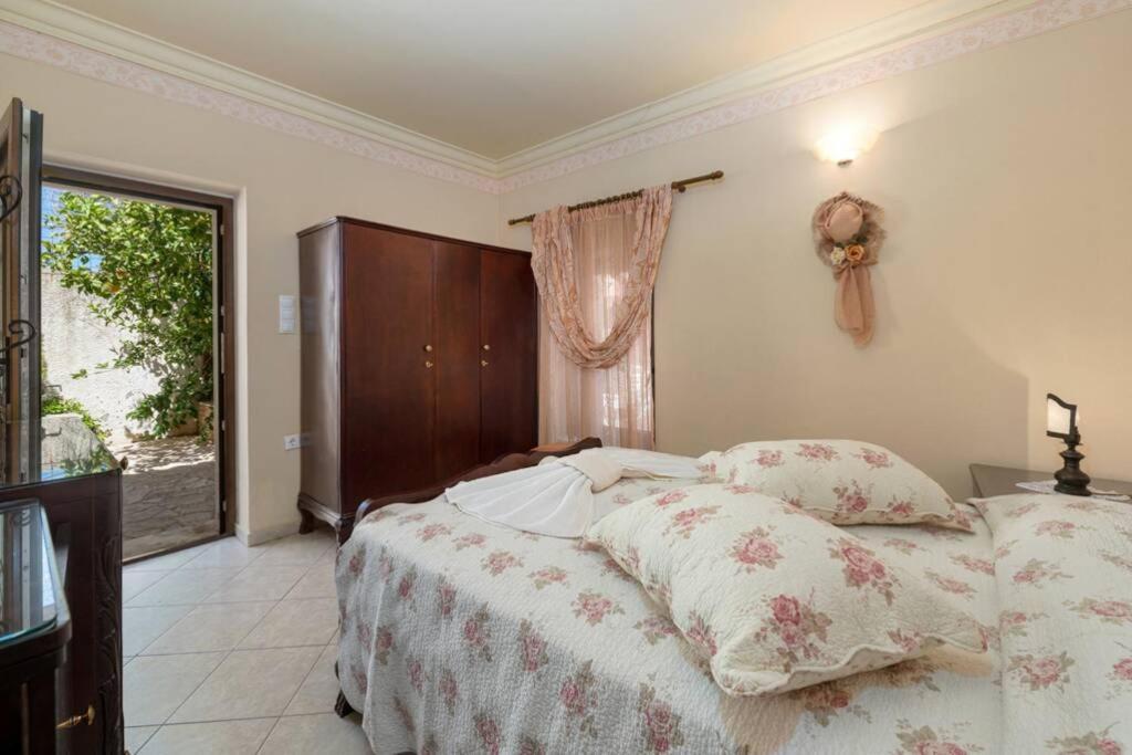 Marigoula House Villa Pombia Luaran gambar